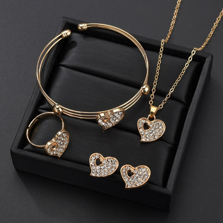 Love Jewelry Set – Elegant Heart-Shaped Pendant and Earrings Set